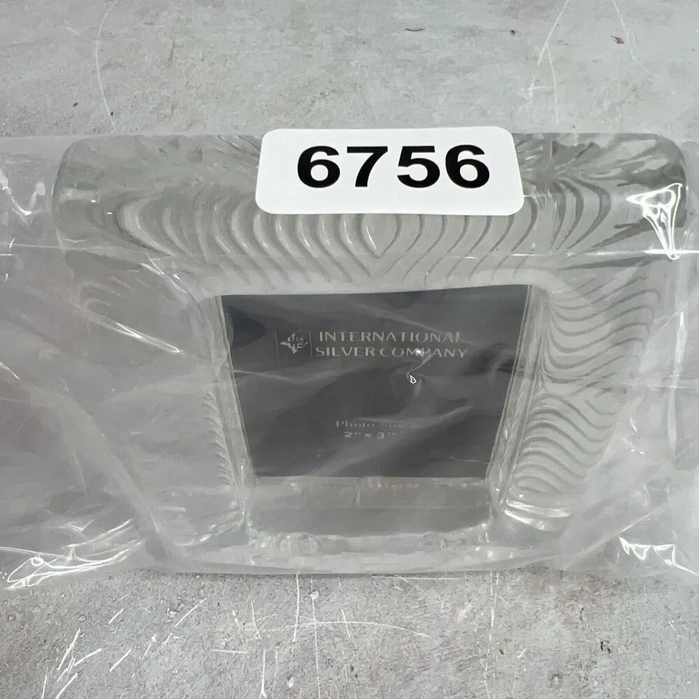 International Silver Company Crystal Picture Frame‎ 2”X 3”